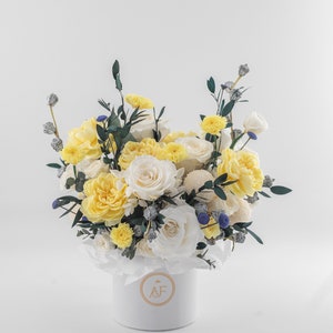 Preserved Flowers, Preserved Bouquet, Preserved Roses, Roses in box, Eternal Flowers, Flowers in vase, Rose Box, Gift Floral Arrangement