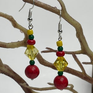 IRIE DAWTA: Red, Green and Gold Drop Earring. Fun Rasta Earrings. Island Vibes with Fun in da Sun.