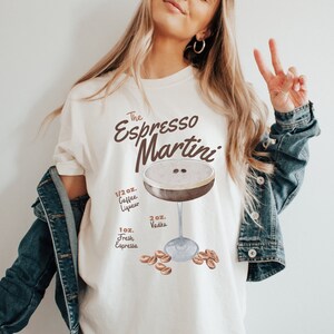 Espresso Martini T-shirt, Retro Espresso Martini Shirt, Vintage Cocktail Tshirt, Bachelorette Party Shirts, Signature Cocktail Tshirts