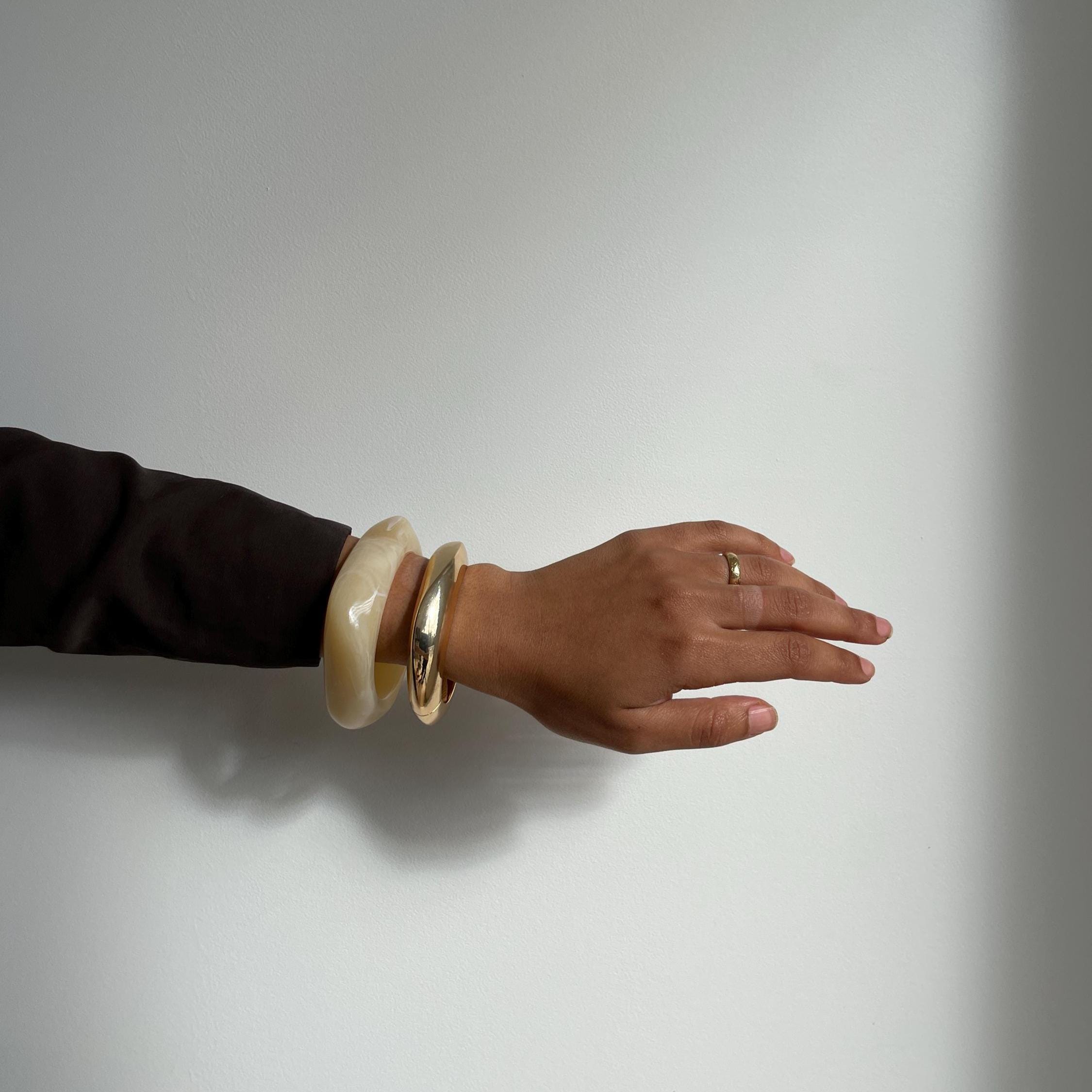 Chunky Resin and Gold Bangle Set - Chunky Bangle Set - Bold Wide Statement Bangles - Vintage Jewelry - Resin bangle set - Stacking Bracelet