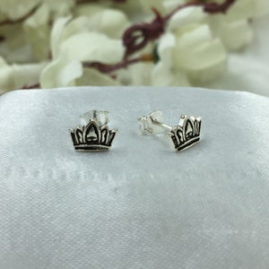 Gift for Her Crown Earring Small Princess Crown studs Queen jewellery Crown Jewelry Minimalist Handmade Studs with Pushback 925 Silver