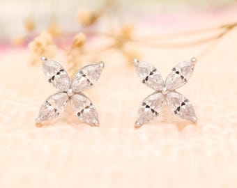 Elegant Crystal Petal Studs 925 Sterling Silver CZ Flower Stud Earrings Dainty Floral Earring Handmade Jewelry Gift for Women Cubic Zirconia