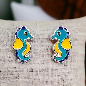 925 Sterling Silver Seahorse Ear Studs Tiny Ocean animal Kids Earrings Enamel Cartilage Ear Studs Girls Earrings Minimalist Handmade Gift