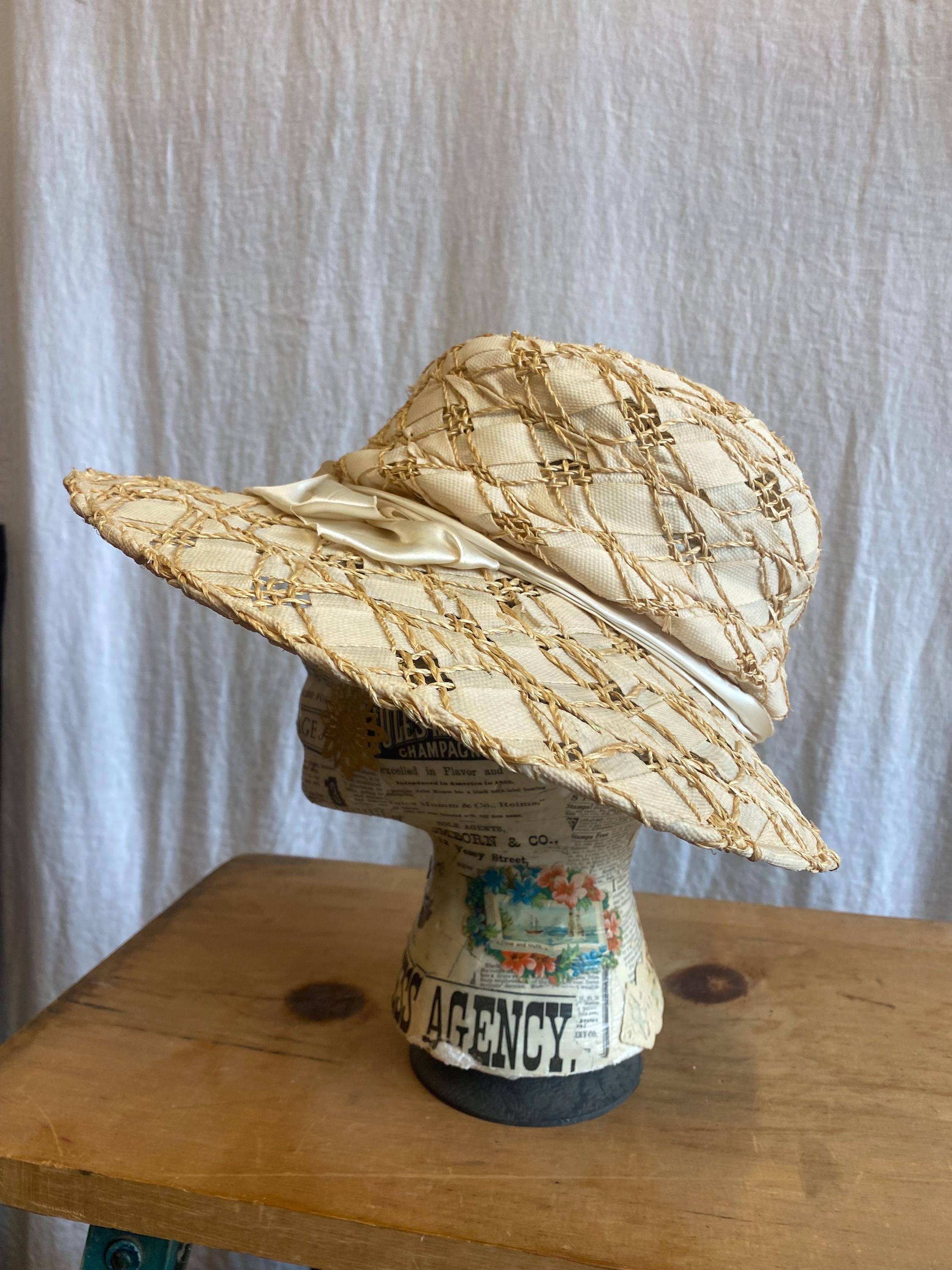 VINTAGE LOUISE GREEN SUMMER HAT Vintage Louise Green Straw Hat: Wide Brim With Silk Bow  main image 4