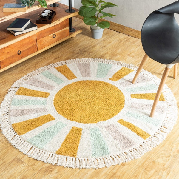 Alfombra redonda de algodón Sunburst: copetuda a mano, marfil/blanquecino y mostaza, decoración para niños de guardería, detalles de flecos