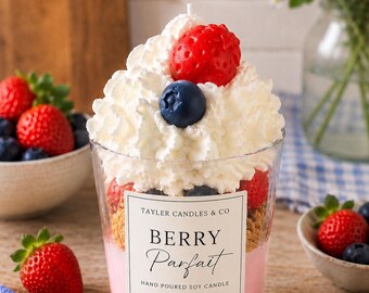 Dessertkaars bessenparfait - slagroomkaars aardbeien en bosbessen - realistische snoepkaars - handgemaakt decor zomerkaars