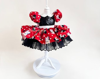 Vestido de cumpleaños de Minnie Mouse, corpiño de lentejuelas, falda de tul con lunares rojos, conjunto hecho a mano.