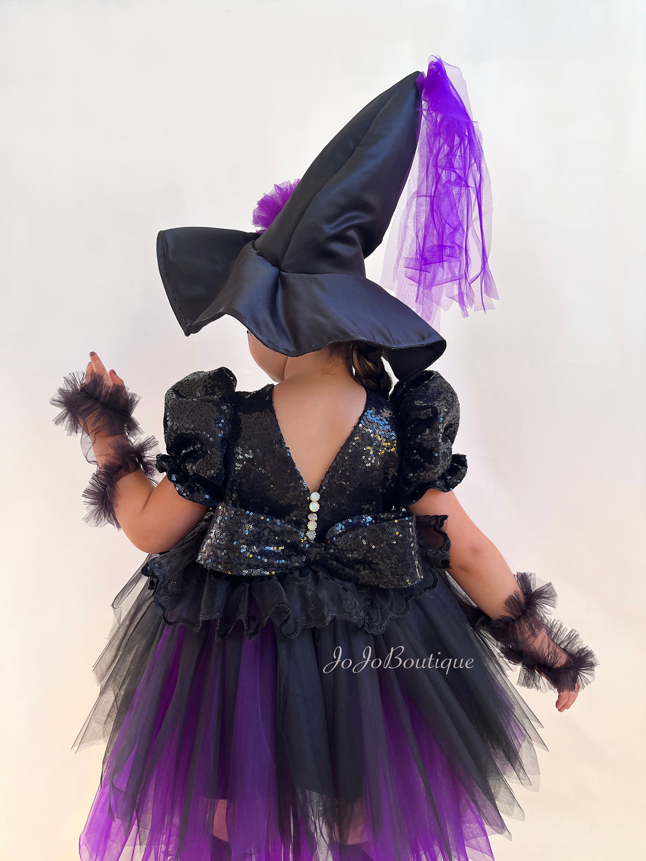 ZHIYUEE Witch Costume For Girls Halloween Witch Dress With Witch Hat And Witch Broom, Children's Witch Costume Deluxe Set Carnival Dress Up Party Cosplay (Purple, 150