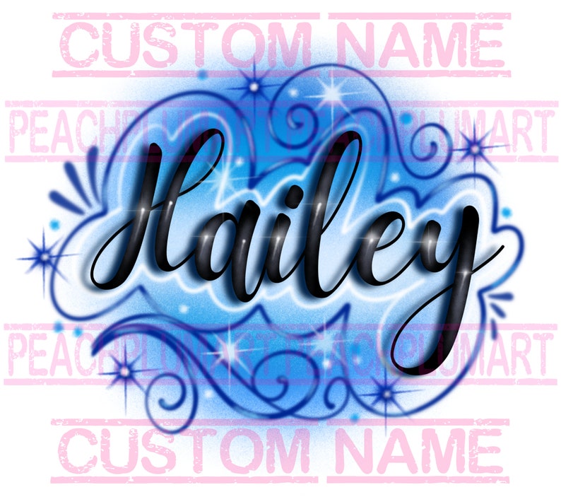 Peut inclure: Un design a&eacute;rographe bleu et blanc avec le nom Hailey en lettres cursives noires. Le design pr&eacute;sente des volutes et des &eacute;toiles.