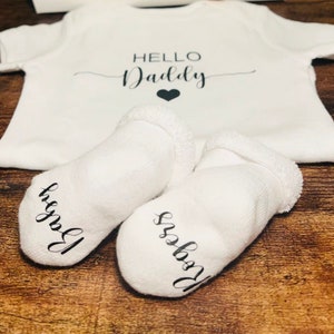 Custom bodysuit and baby socks set, Daddy pregnancy announcement, custom daddy announcement, pregnancy announcement for family, baby coming