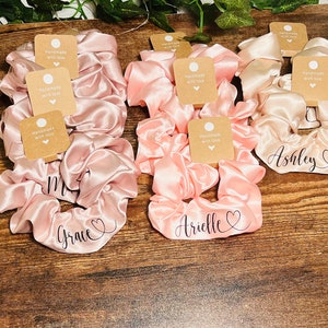 Personalized bridesmaid scrunchie, personalized bride scrunchie, personalized maid of honor scrunchie, personalized hair tie,bridesmaid gift