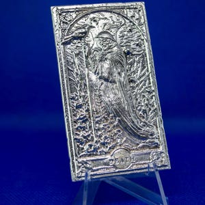 Carte de tarot de la mort en relief argenté. Argent fin 999, objet de collection