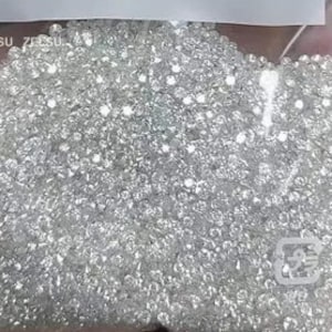 50 PCS Natural Loose Diamonds: Round Brilliant Cut, G-H White (1.25-1.55 MM)