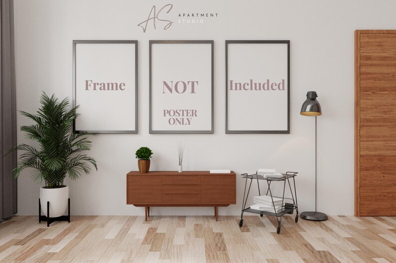 Puede incluir: Tres carteles enmarcados en negro en una pared blanca. Los carteles tienen el texto "Frame", "NOT POSTER ONLY" y "Included".