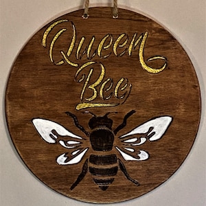 Queen bee wall decor