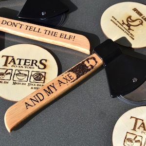 Gimli and My Axe - op Lord of the Rings geïnspireerde pizzasnijderbijl - bioscoopkeukengerei - Tolkien Middle Earth Don't Tell the Elf aanpasbaar