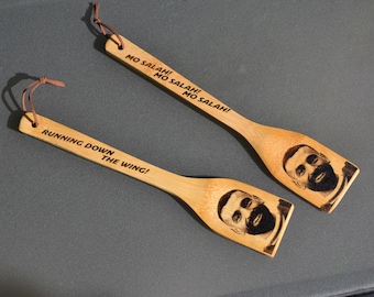 Mo Salah Kitchen Spatula - Running Down the Wing / Double sided laser engraving - Liverpool Football Father&#39;s Day LFC Fan Gift Egyptian King