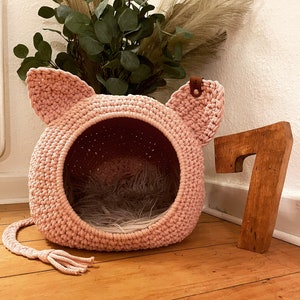 Cat cave / cat house / cat home