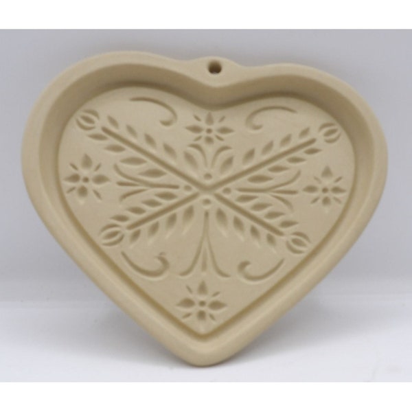 Pampered Chef "Anniversary Heart" Cookie Mold ©2000 Swedish Strokework Stoneware