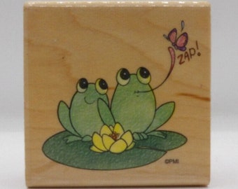 Stamp Wooden 2 Frogs on Lily Pad Stampendous ©1996 2 1/4"x 2 3/8"