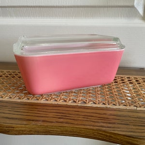 Pyrex Pink Refrigerator Dish #502 with Lid