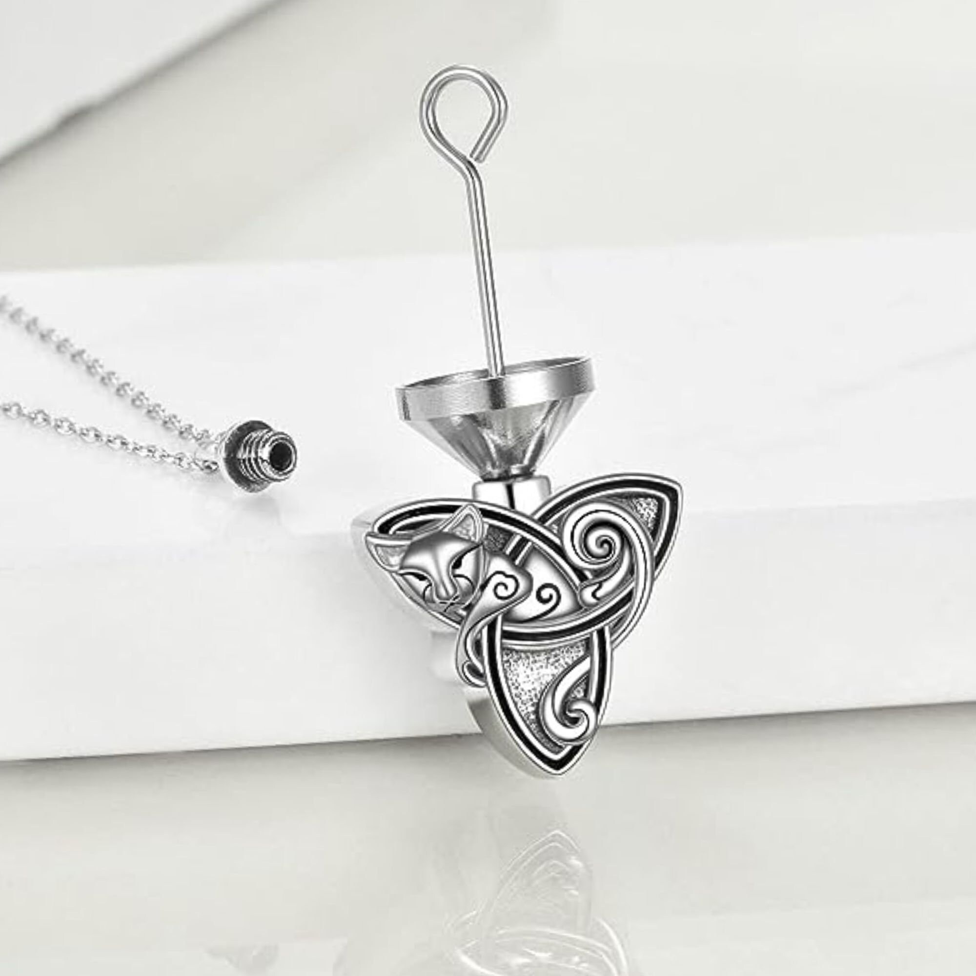 Triquetra Cat Necklace for Women Sterling Silver Celtic Trinity