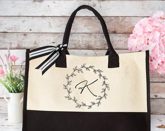 Customized Letter and Flower Wreath Tote Bag, Bridal Party Gift, Mother's Day Gift, Personalized Initial Tote Bag, Daily Canvas Shoulder Bag