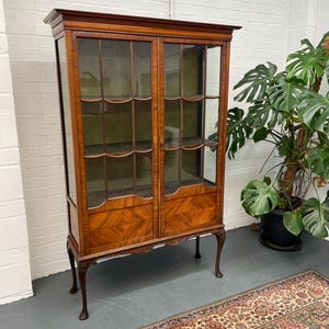 Edwardian Mahogany Display Cabinet: Glazed China Cabinet with Cabriole Legs