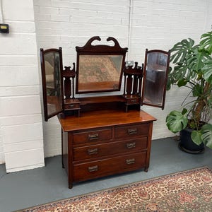 Antique Mahogany Dressing Table with Triple Mirror, Brass Handles & Storage Drawers – Vintage Bedroom Vanity Furniture