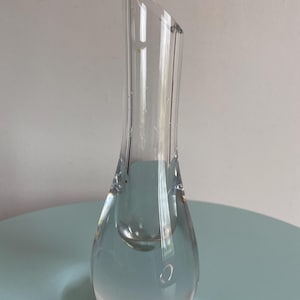 Baccarat Crystal Soliflore – French Elegance in All Simplicity
