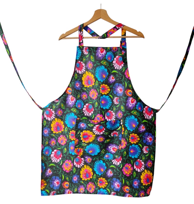 Ready TO SHIP Apron, Kitchen Apron, Cotton Apron, Gift Apron, Apron With Pocket, Bib apron, Cooking apron, Flowery apron, Adjustable apron Black