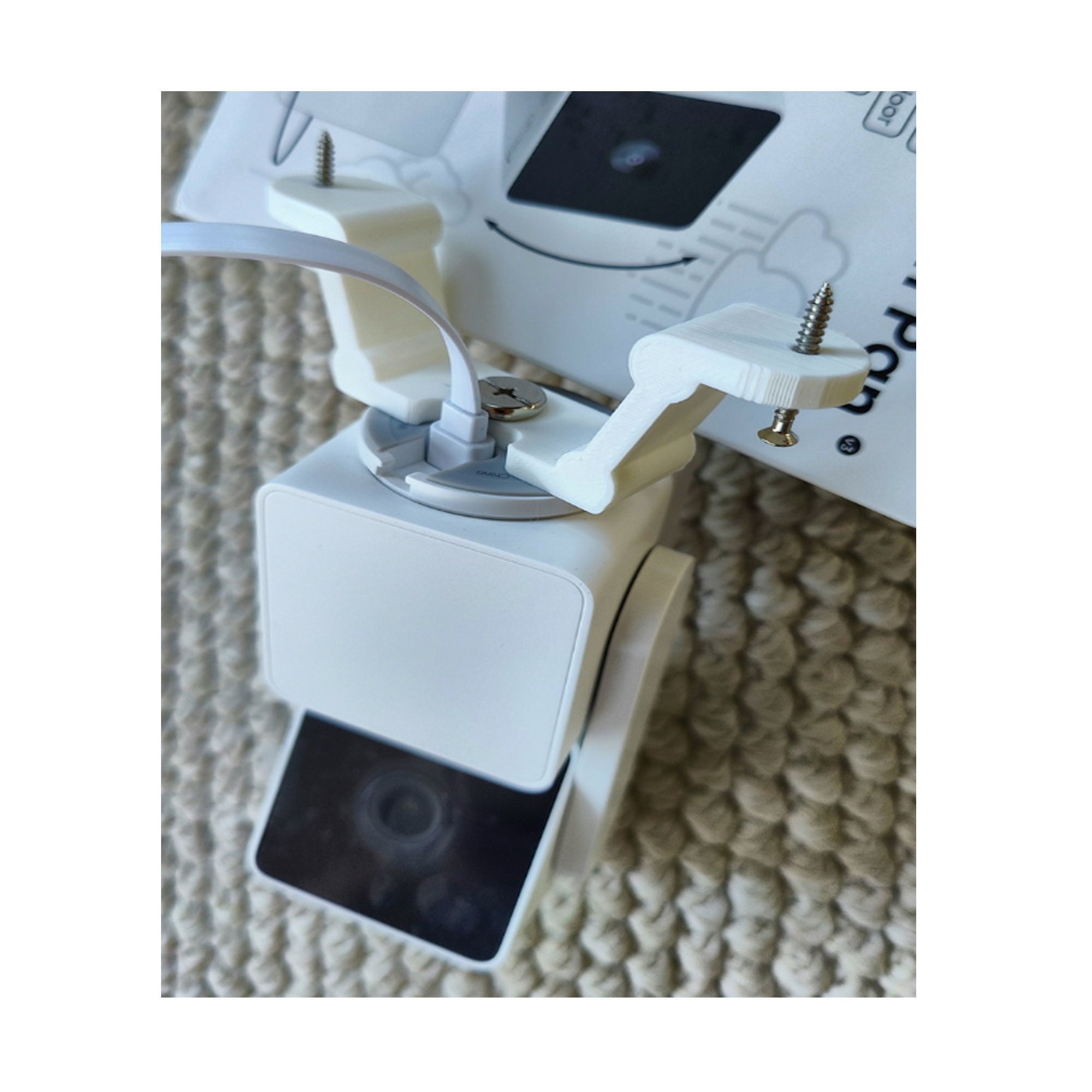 WYZE CAM PAN V3 Hanger Ceiling Mount Wall Bracket for Hanging Security Camera, Under Eave Mount