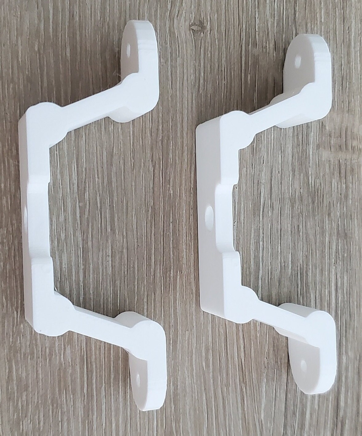 WYZE CAM PAN V3 Hanger Ceiling Mount Wall Bracket for Hanging Security Camera, Under Eave Mount