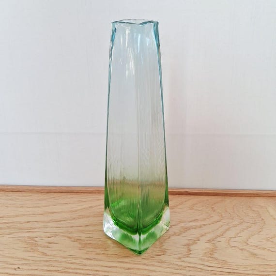 Leonardo Blue-Green Art Glass Vase, 20 cm Tall, Vintage Modernist Home Decor, Slim Vase in Gradient Blue Green Glass