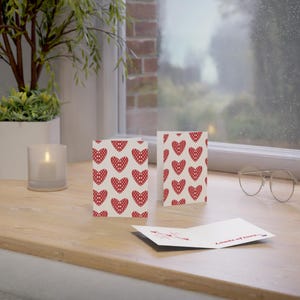 Wenskaarten met rood hartpatroon - perfect voor Valentijnsdag, liefdesbriefjes, jubilea, verjaardagswensen en elke romantische gelegenheid