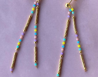 Boucles d'oreilles avec assortiment de perles pastels et dorées - Les Lou