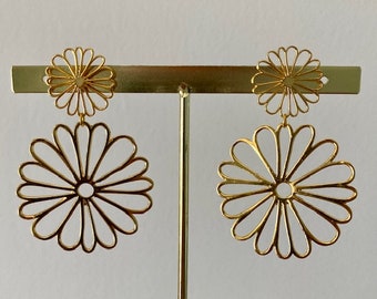 Flower-shaped dangling earrings - Les Gloria