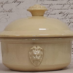 Kleine französische Löwenkopf-Terrine, Foie Gras- Terrine