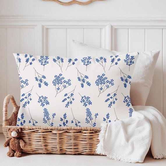 Blue Floral Bedding Set Collection Bedroom Decoration Cottage Style White Background Comforter Polyester Duvet Cover Design Modern Lumbar