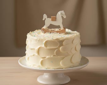 Drewniany koń na biegunach, dekoracja na baby shower, grawerunek, dodaj imię, spersonalizowany upominek dla gości, pomysł na pamiątkę dla młodej mamy