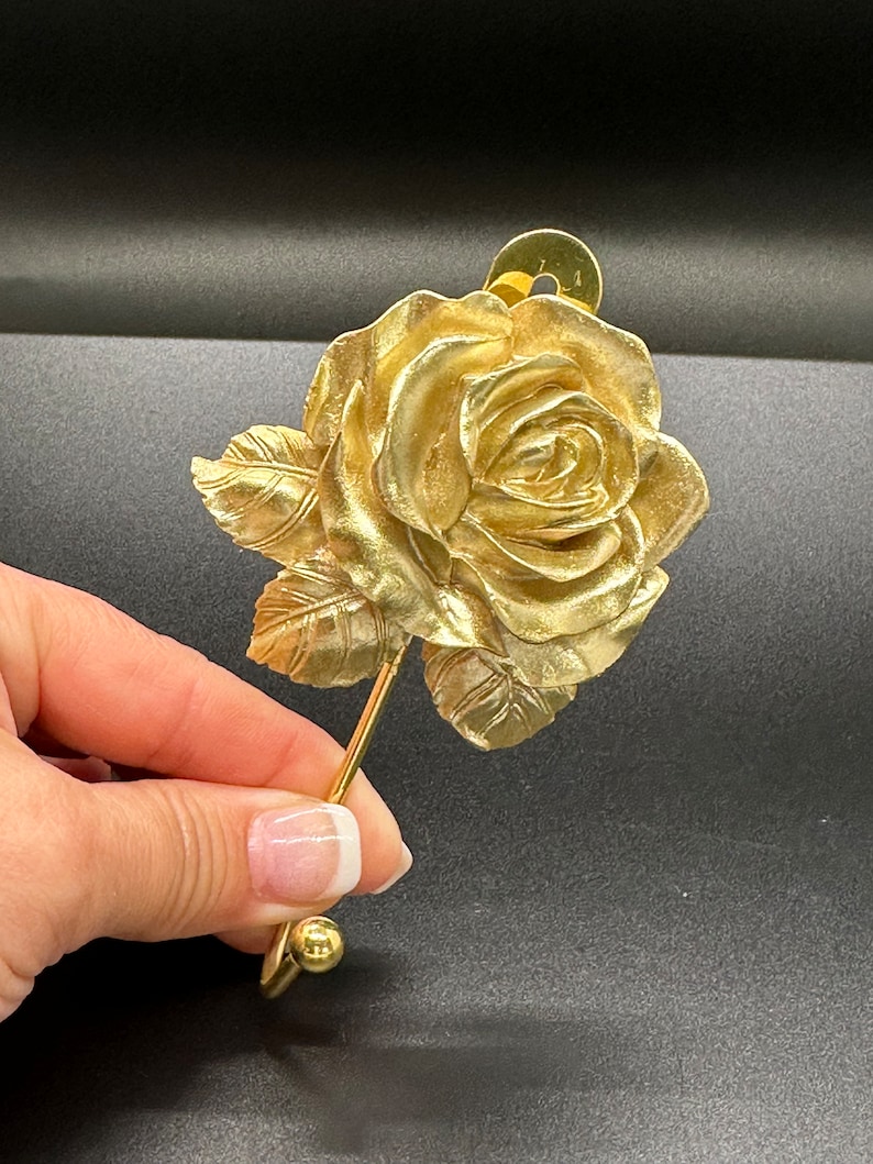 Rose Hook Wall Decorative Jewelry Hook Gold Color Durable Wall Decor for Necklace Holder Flower Design Victorian Aesthetic Gift Dorm Room