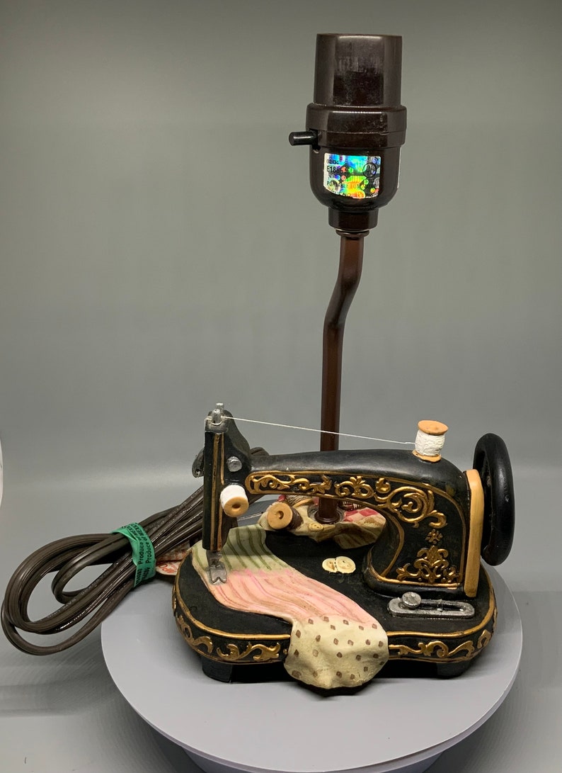 Old Fashioned Sewing Machine Table Lamp Etsy