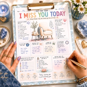Op de afbeelding: Een rouwdagboekpagina getiteld I MISS YOU TODAY op een klembord, met reflectievragen, checklists voor dagelijkse taken en handgeschreven notities over verlies, tegen een lichtblauwe achtergrond met een kaars en kristallen.