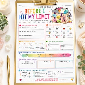 以下が含まれることがあります： BEFORE I HIT MY LIMITというタイトルのメンタルヘルスチェックシートがゴールドのクリップボードに挟まれています。この文書には、チェックボックスや質問項目が7つのセクションに分かれて記載されており、ラベルが貼られたアイテムでいっぱいのトートバッグのカラフルなイラストが描かれています。