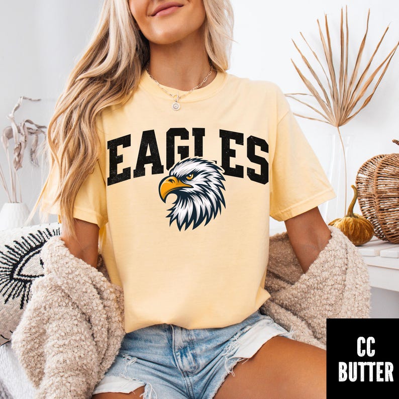 Camiseta con la mascota de los Eagles, camiseta retro de los Eagles de Comfort Colors®, regalo para aficionados de los Eagles, camiseta con la mascota de la escuela Eagles, camiseta con la mascota del equipo de fútbol americano Eagles imagen 3
