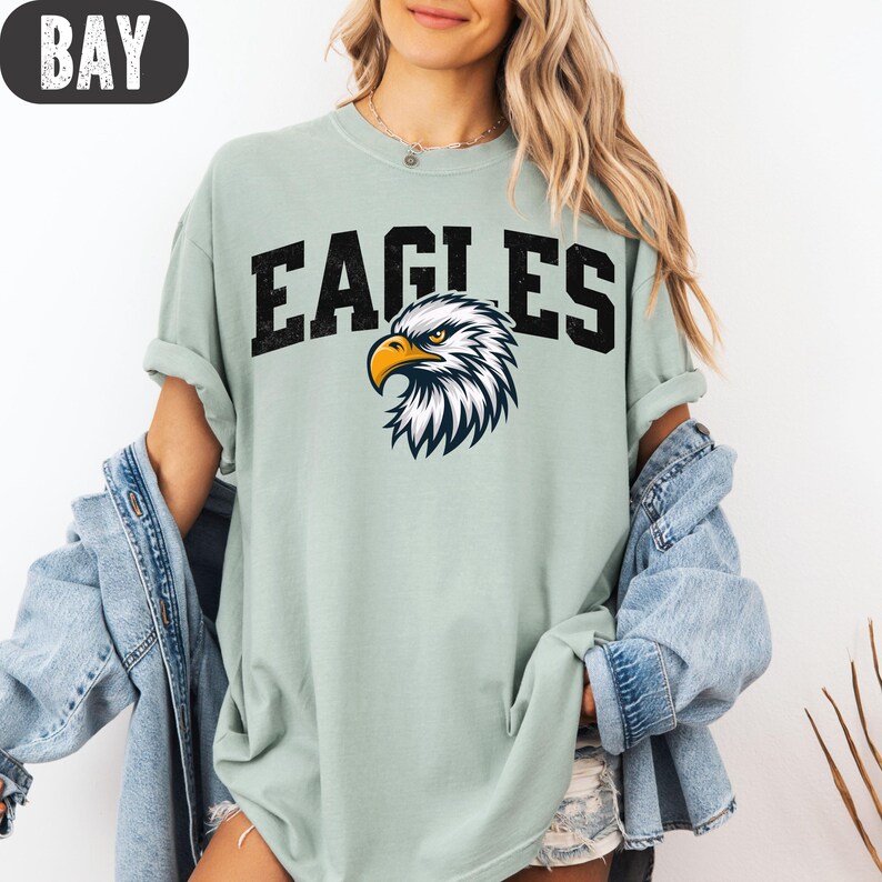 Camiseta con la mascota de los Eagles, camiseta retro de los Eagles de Comfort Colors®, regalo para aficionados de los Eagles, camiseta con la mascota de la escuela Eagles, camiseta con la mascota del equipo de fútbol americano Eagles imagen 4