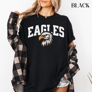 Camiseta con la mascota de los Eagles, camiseta retro de los Eagles de Comfort Colors®, regalo para aficionados de los Eagles, camiseta con la mascota de la escuela Eagles, camiseta con la mascota del equipo de fútbol americano Eagles imagen 8