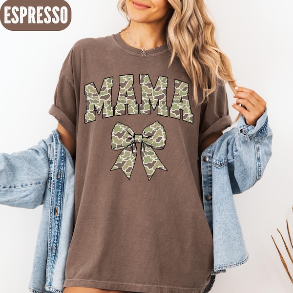 Camiseta Camo Mama, Camiseta Comfort Colors® Camo Coquette, Camiseta Dee Hunting Mama, Camiseta Hunting Wife, Regalo Hunters Wife, Camiseta Camo Bow