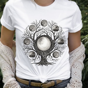 Mond Phase Baum T-Shirt, Keltischer Baum T-Shirt, Mondphasen Shirt, Witchy Mond Shirt, spiritueller himmlischer Baum T-Shirt, Boho Mondbaum T-Shirt
