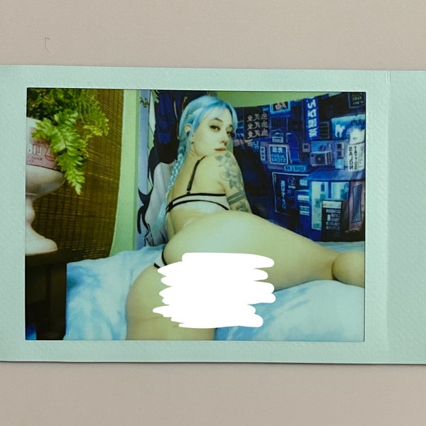 Slide - Polaroid Print Nude Photography 18+